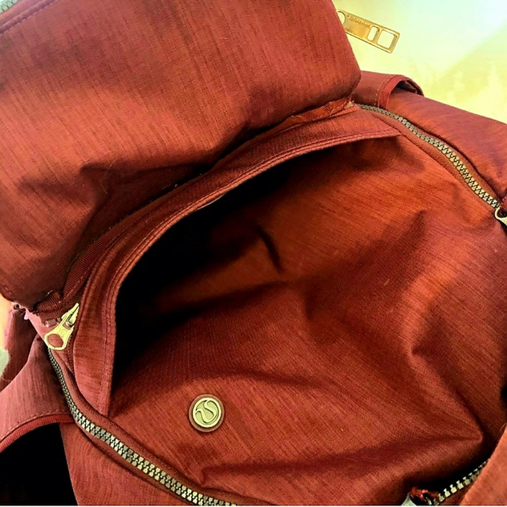 ๐๏ธ Lululemon Backpack Excellent Condition Maroon - Picture 4 of 6